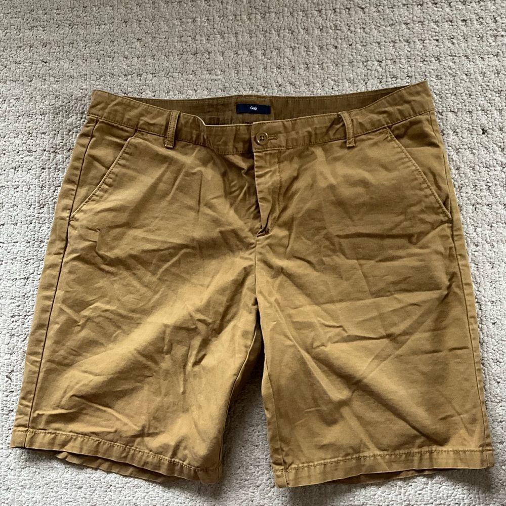 Women’s Gap Bermuda shorts